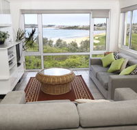 A Beach House Near Manly Two - Holiday Sunshine Coast